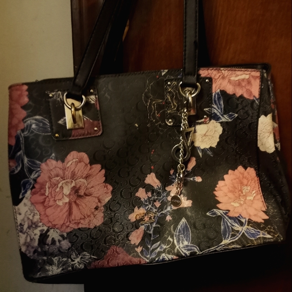 Guess large shoulder bad. Pink blue and more color